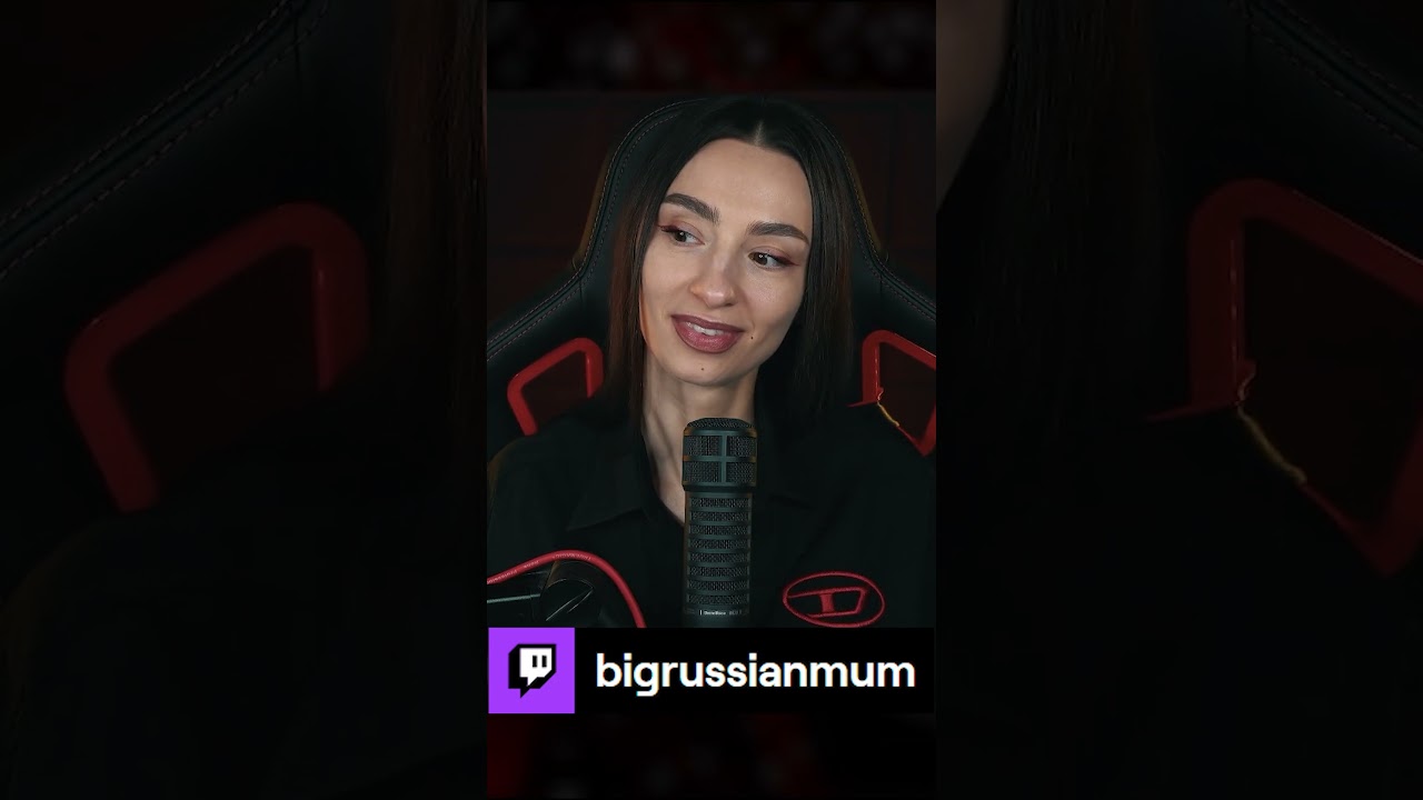 БАБКА ВЗБУНТОВАЛАСЬ | BRM В DARKEST DUNGEON #twitch #brm #стримерша #юмор #мем