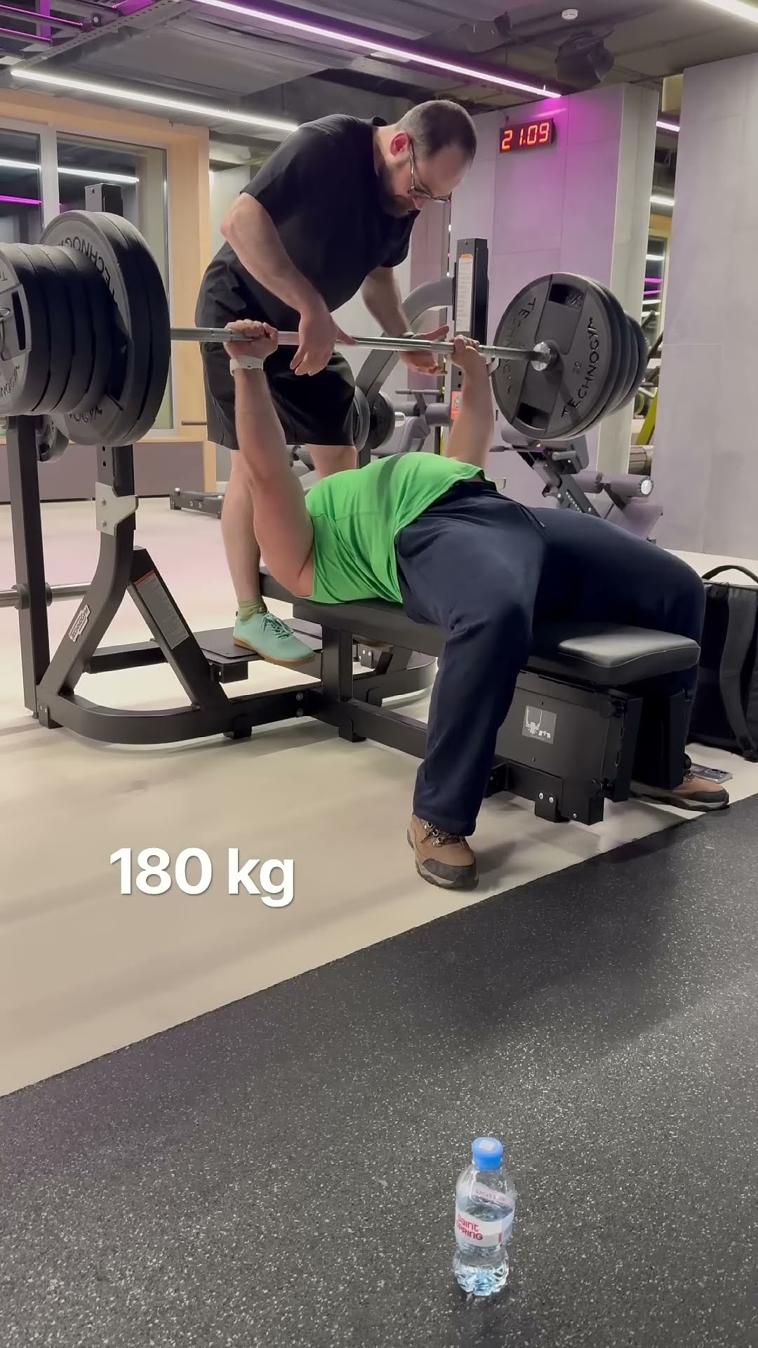Превью: Жим лежа 180 кг на 2 раза #gym #motivation #gymmotivation #sports #спорт #жимштанги #chest #bench