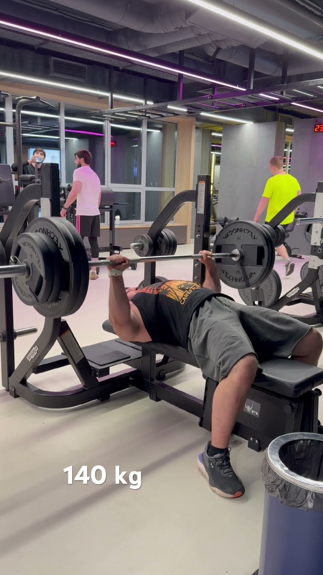 Превью: Жим штанги лежа 140 кг #marakasi #motivation #жимштанги #gym #gymshorts #gymmusic
