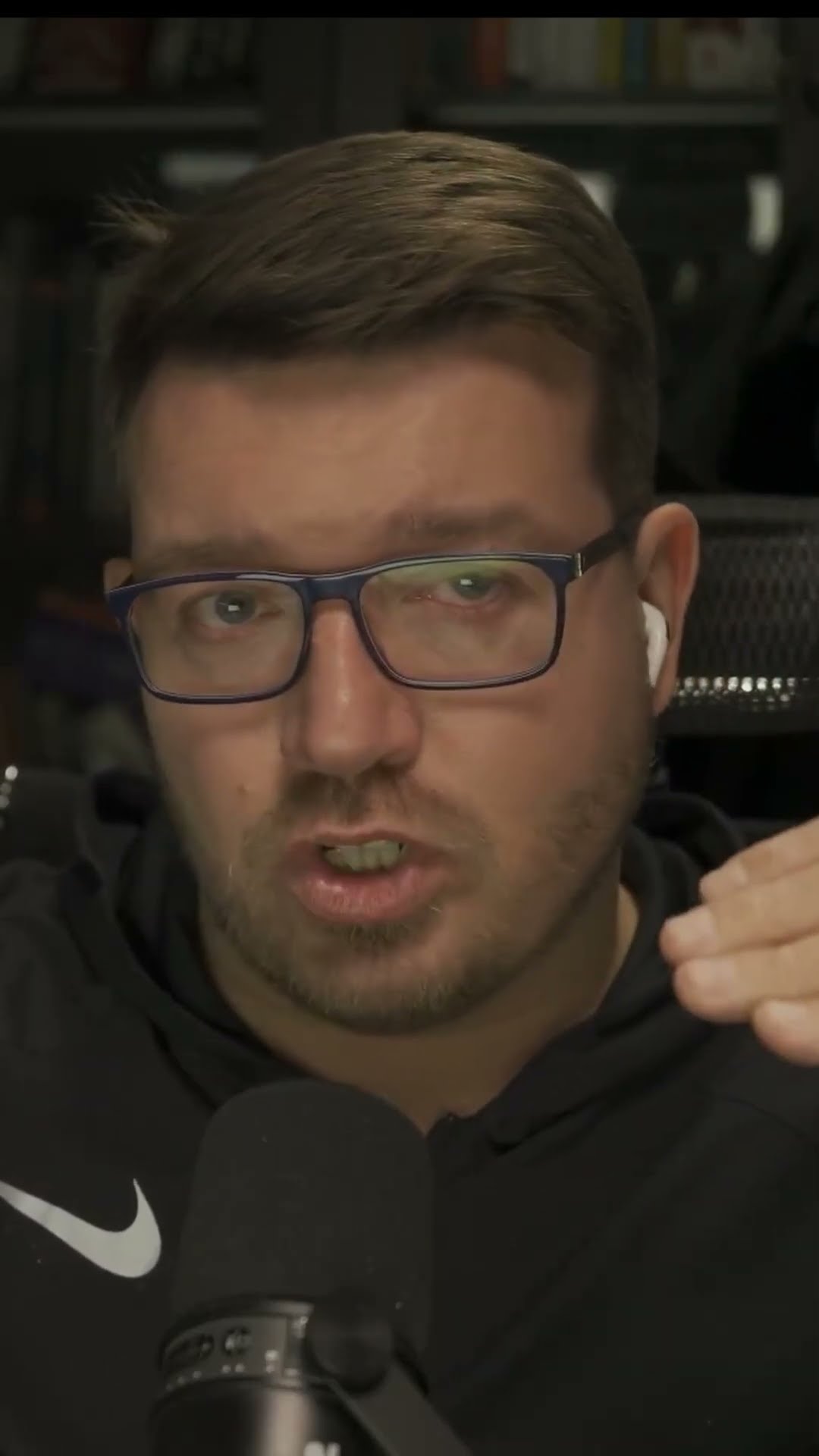 Превью: Зарплата менеджеров ниже разработчиков? #it #coding #programming #программирование