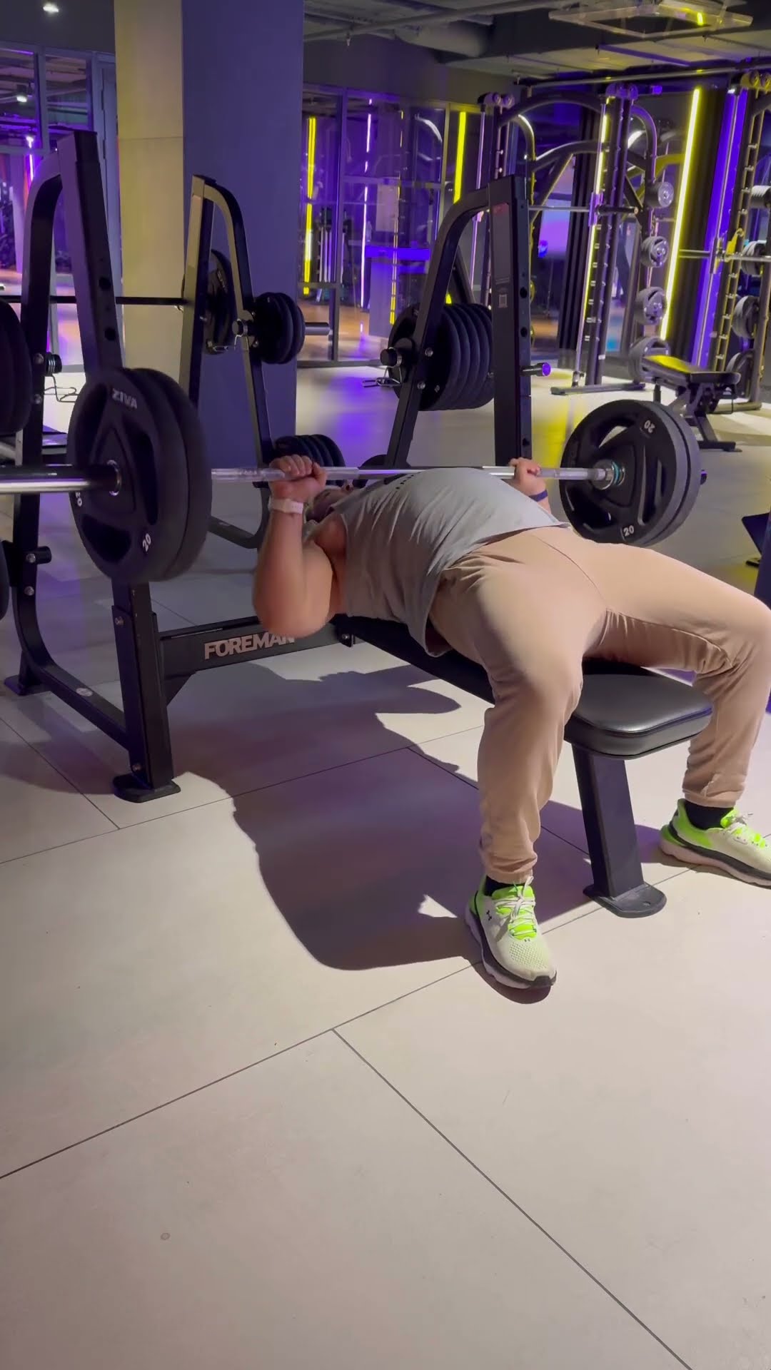 Превью: Жим лежа 100 кг на 27 раз #marakasi #жимлёжа #100kg #sport #жимштанги